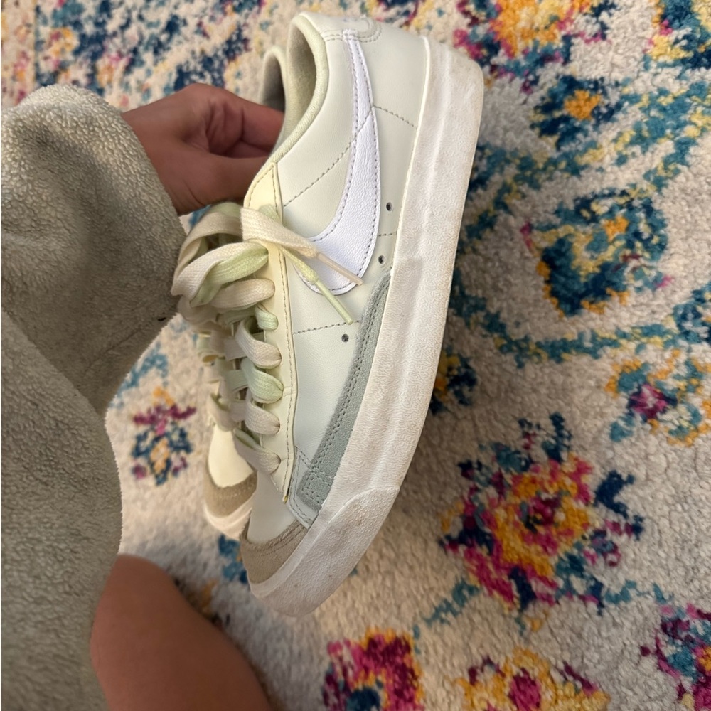 Nike blazers low Cream and White Casual Sneakers